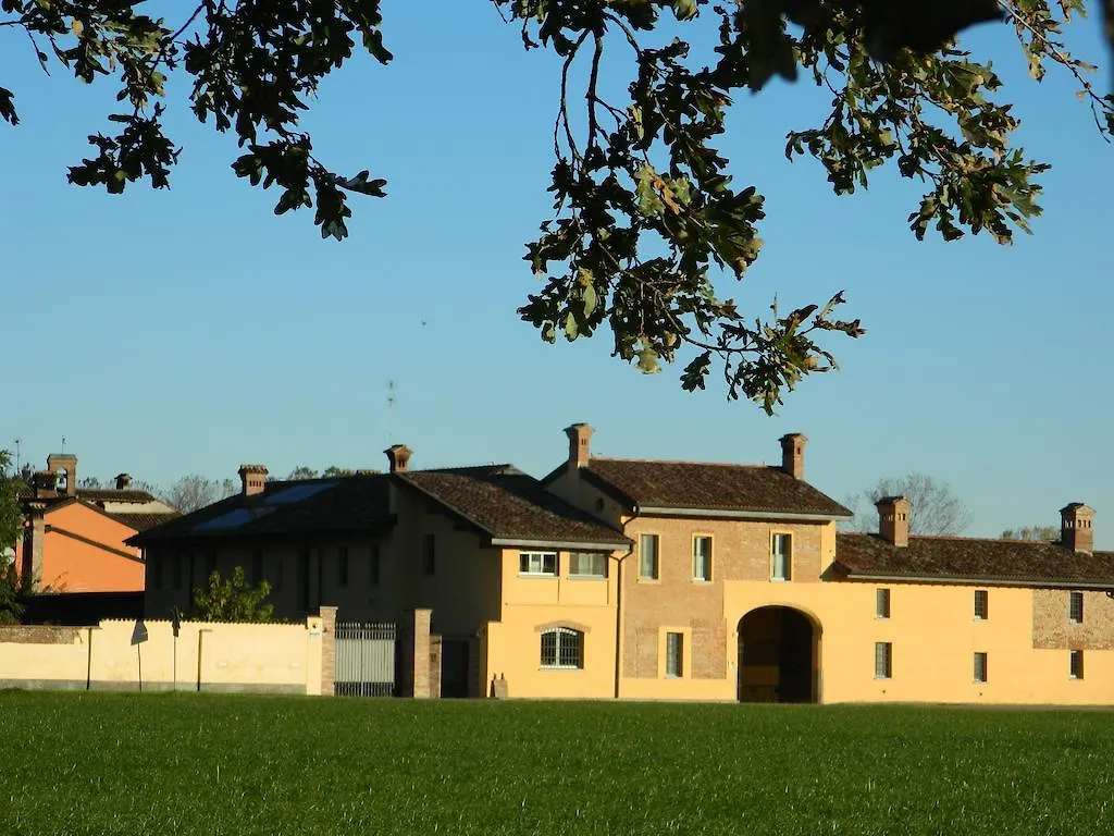 Country house Agriturismo Cascina Pezzolo Lodi